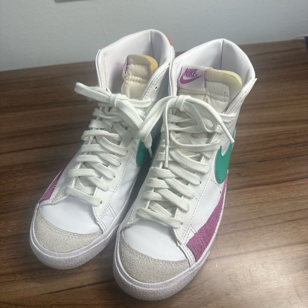 Nike Women's White and Pink High-Top Sneakers